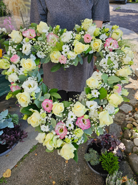 Herzförmiger Trauerkranz
